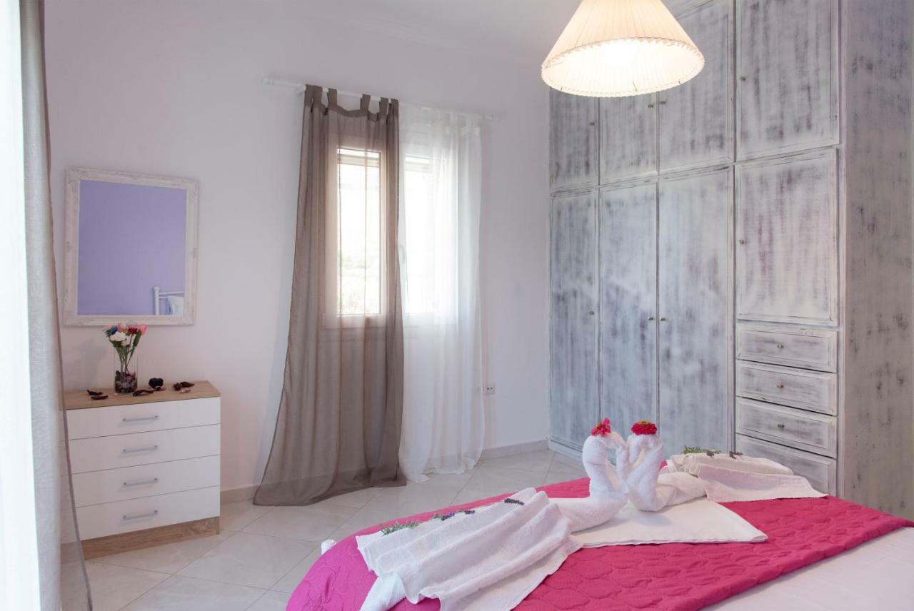 Villa Tonia 파라스포로 외부 사진