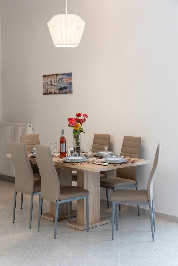 Villa Tonia 파라스포로 외부 사진